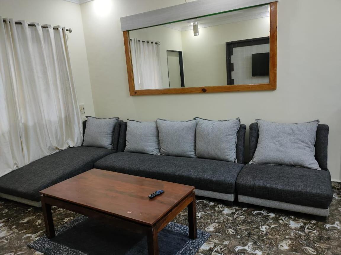 Ra Travelup Guest house Baga