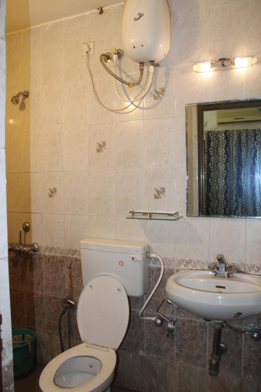 Ra Travelup Guest house Baga
